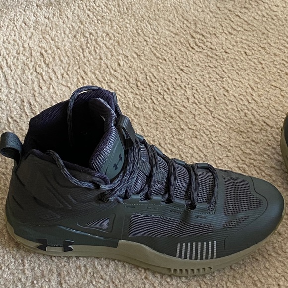 UNDER ARMOUR boots